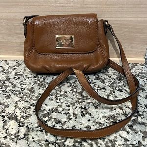 Michael kors crossbody tan